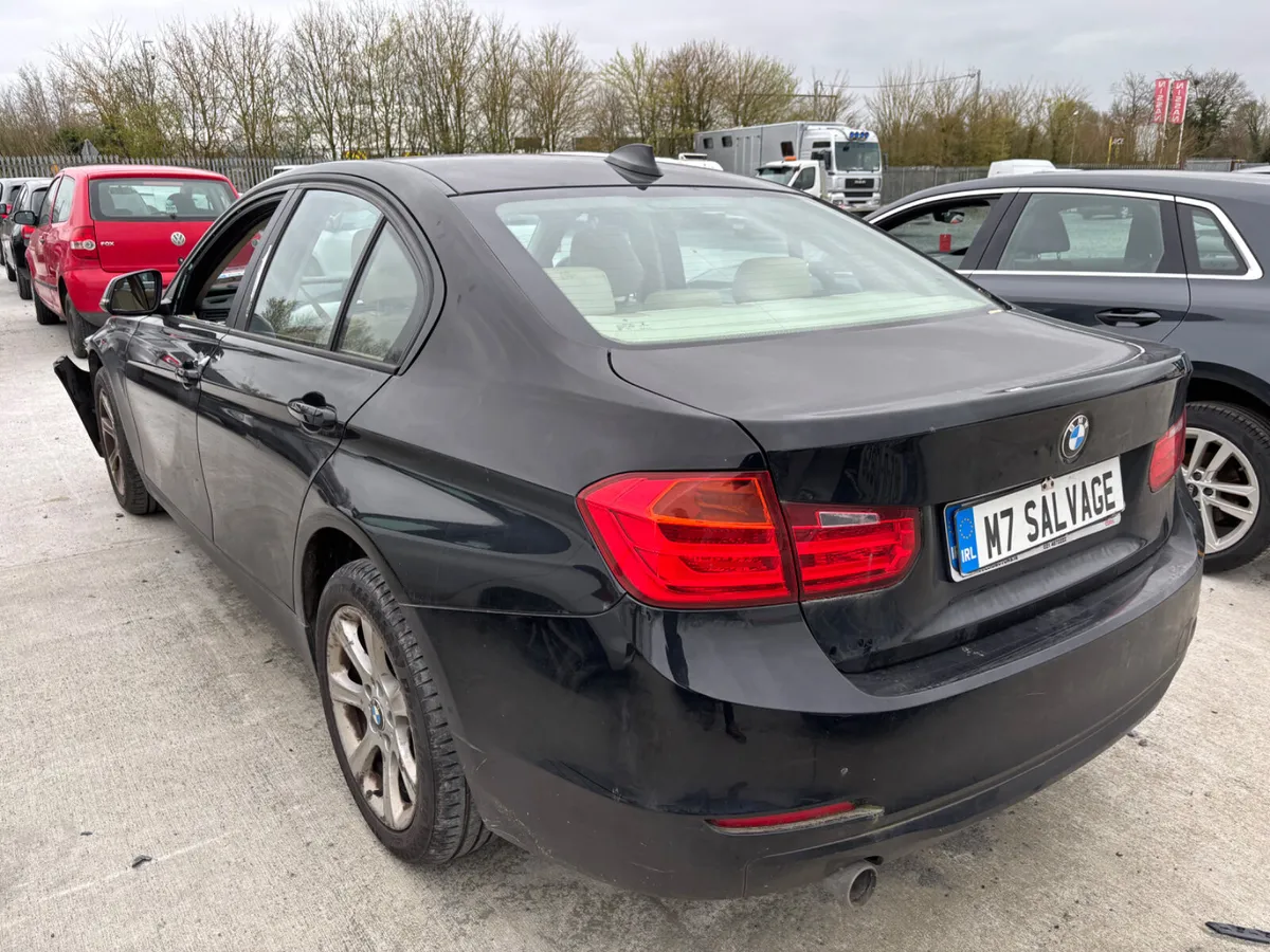 15 BMW 316d 2.0 Manual 160km Drives - Image 4