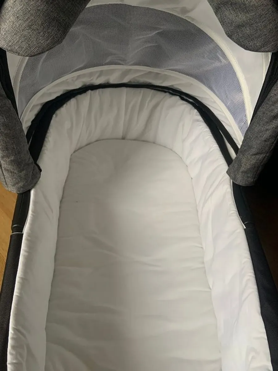 Venicci Travel System - Image 4