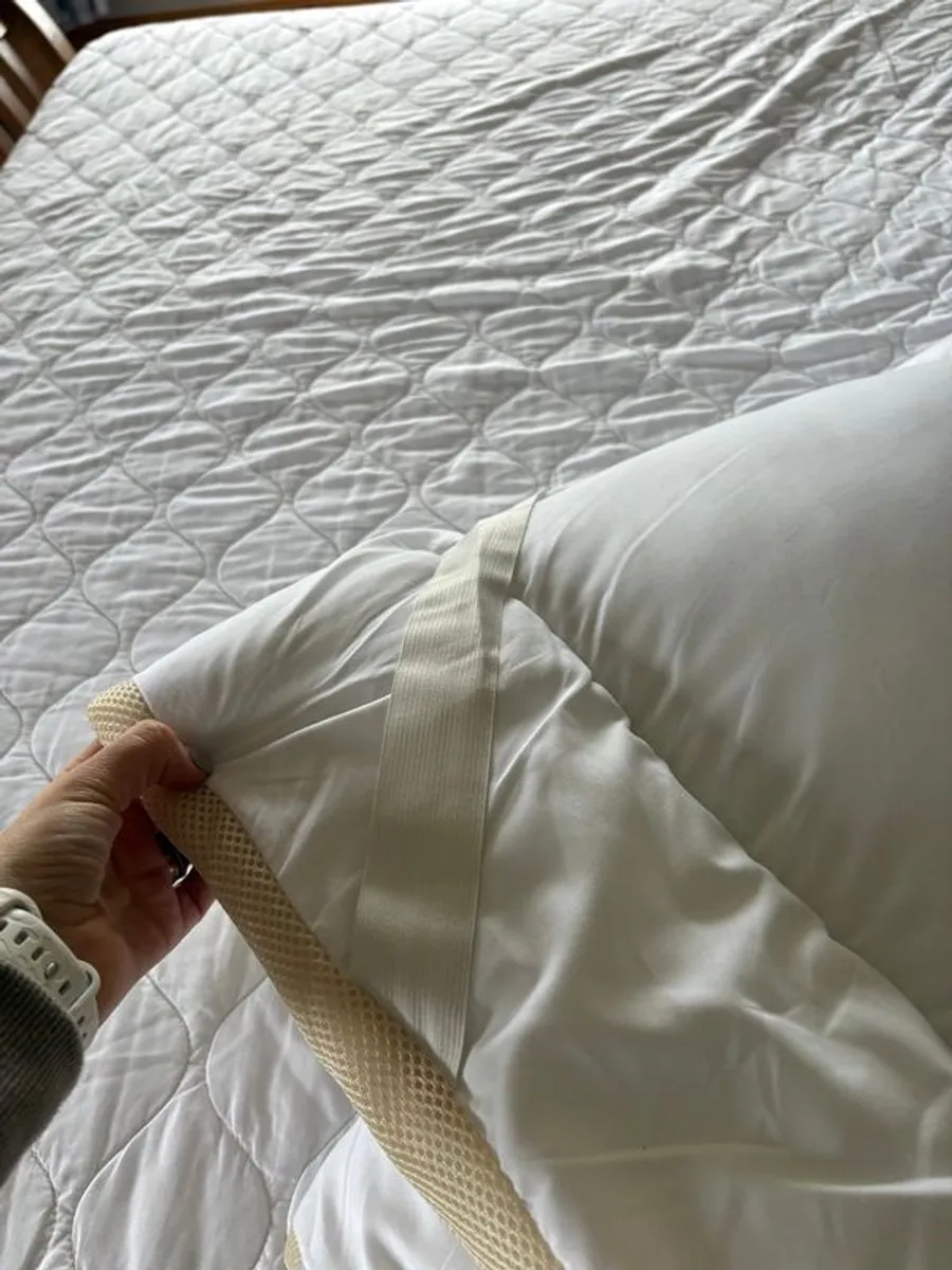 Fleecy King Size Mattress topper - Image 4