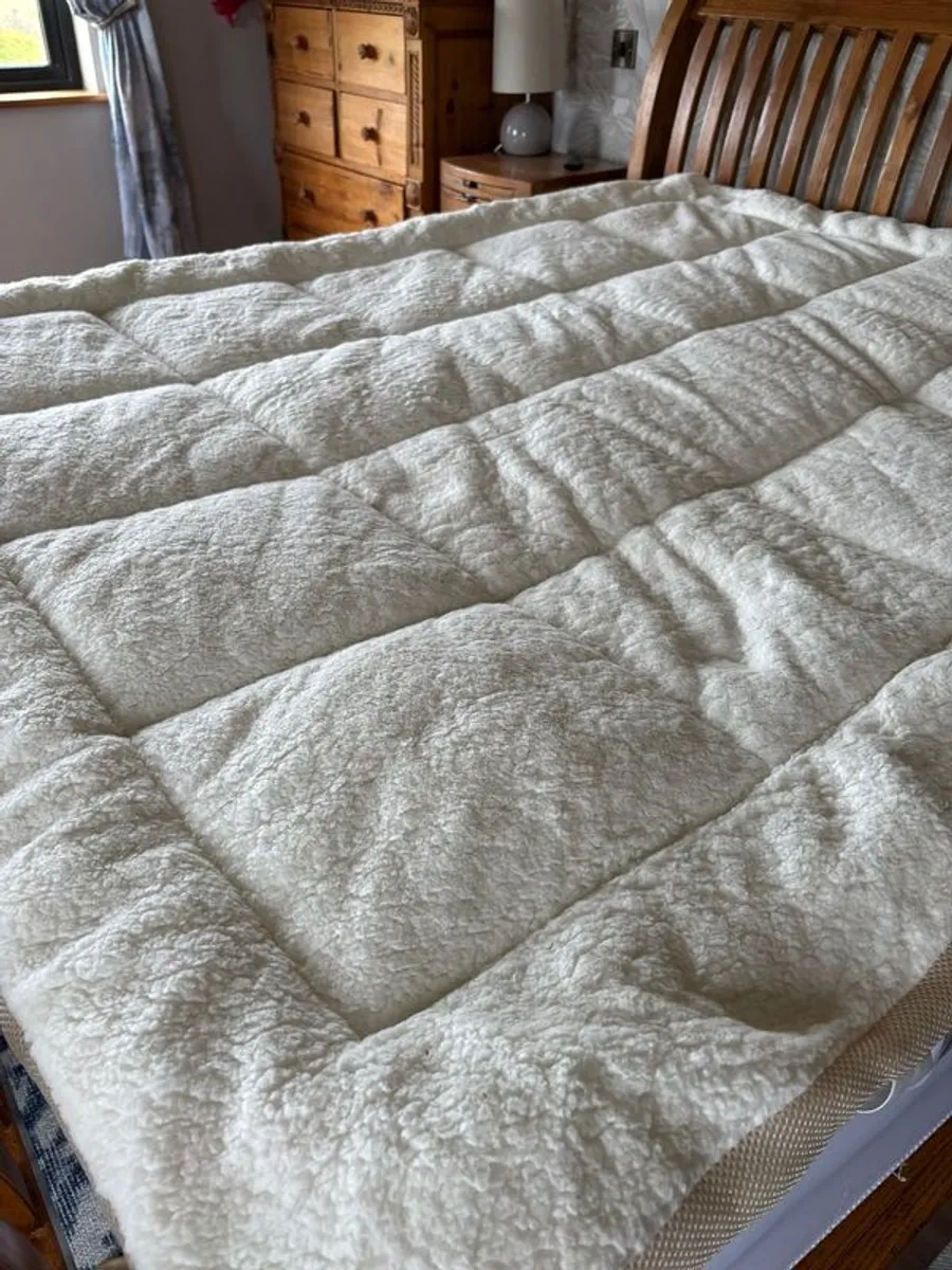 Fleecy King Size Mattress topper - Image 1