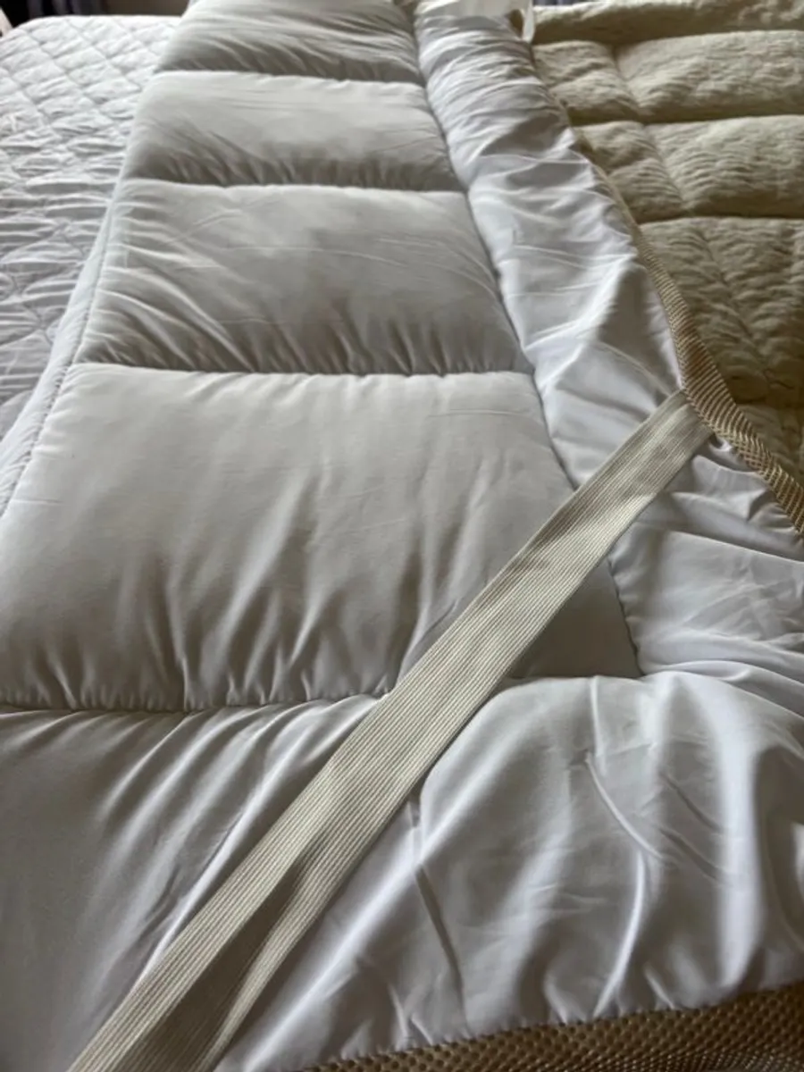 Fleecy King Size Mattress topper - Image 3