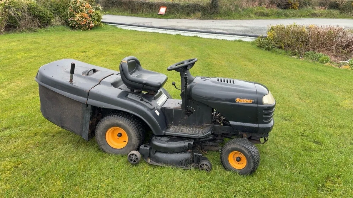 Partner ride on mower - Image 1