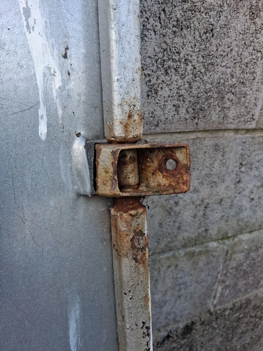 Gates 9ft8 x 5ft2 - Image 2