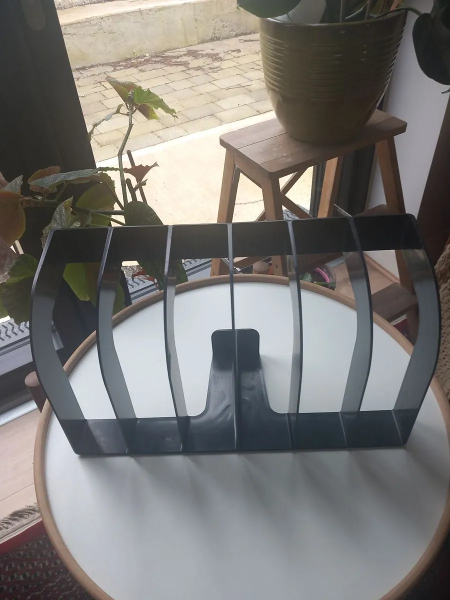 LP storage stand - Image 1