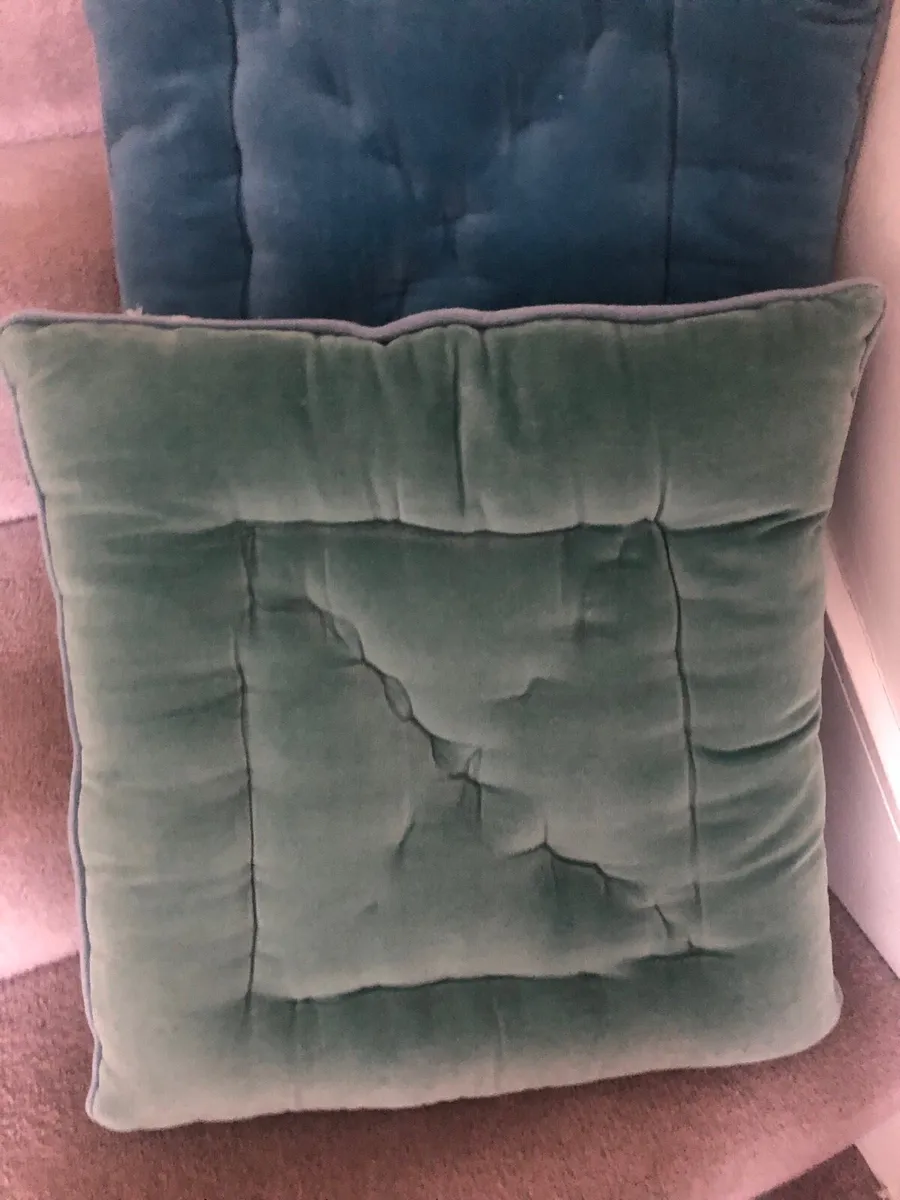 Cushions - Image 4