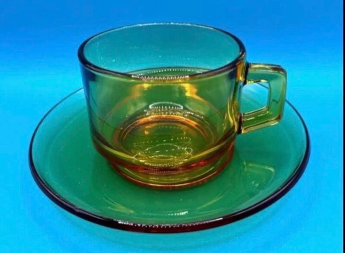 1970s coffee cups and saucers set of 8 - Image 1