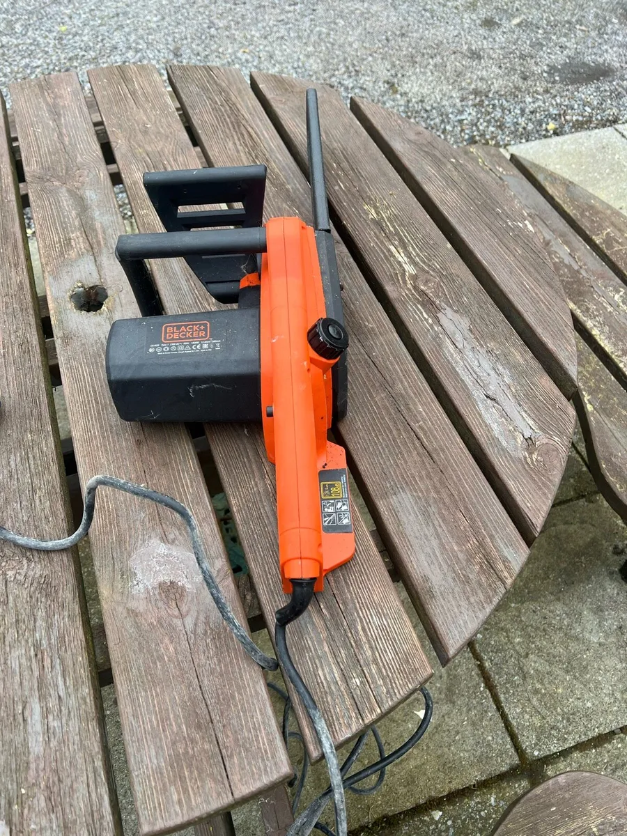 Black & Decker Electric Chainsaw 35cm – As New - Image 2