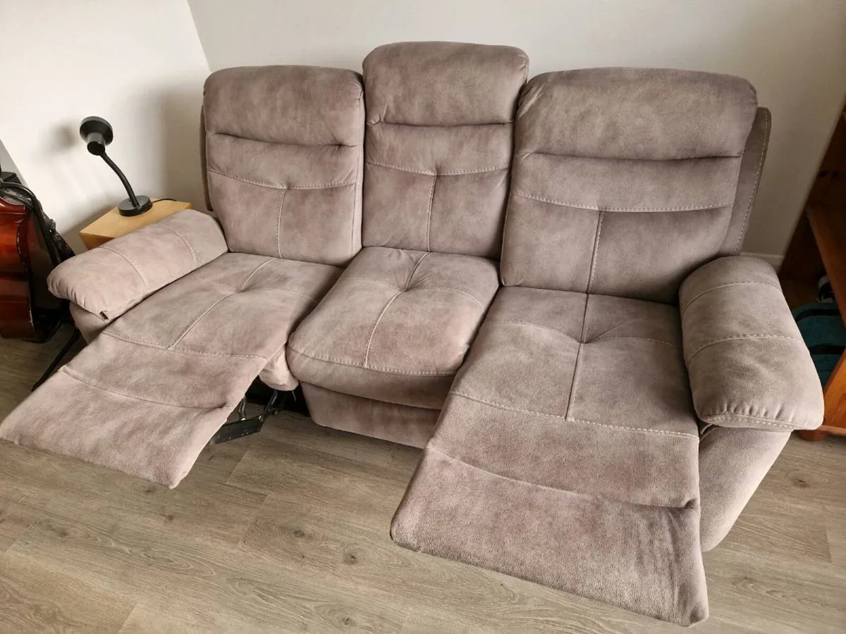 3 Seater Recliner Couch - Image 2