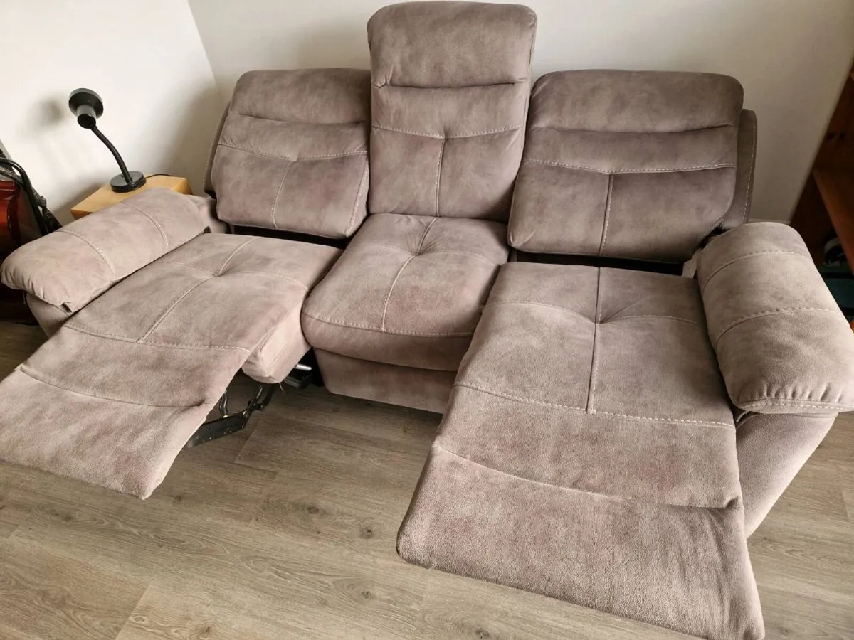 3 Seater Recliner Couch - Image 3
