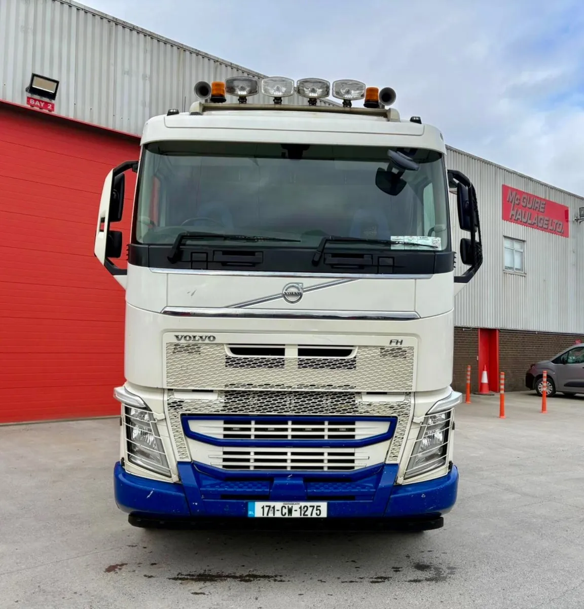 2017 Volvo FH500 6X2 TAG AXLE - Image 3