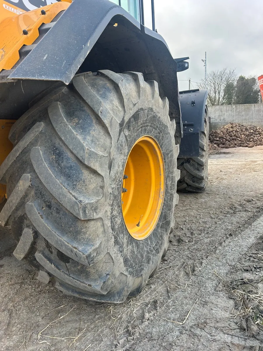 620-75/R26 = Michelin Loader tyres - Image 1