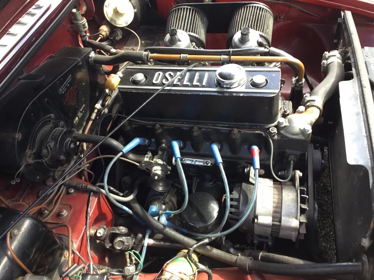 MG MGB 1974 - Image 1