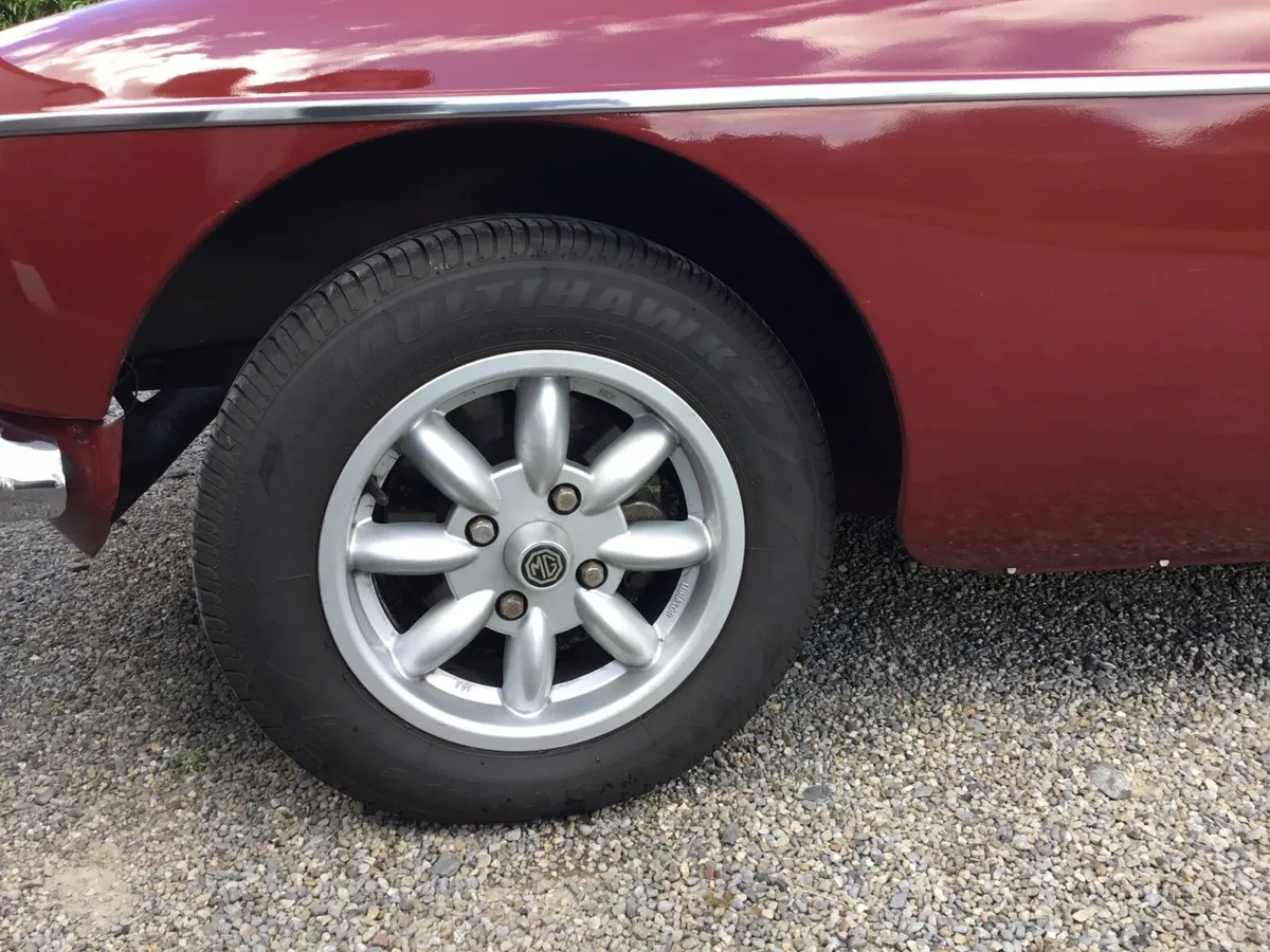 MG MGB 1974 - Image 2