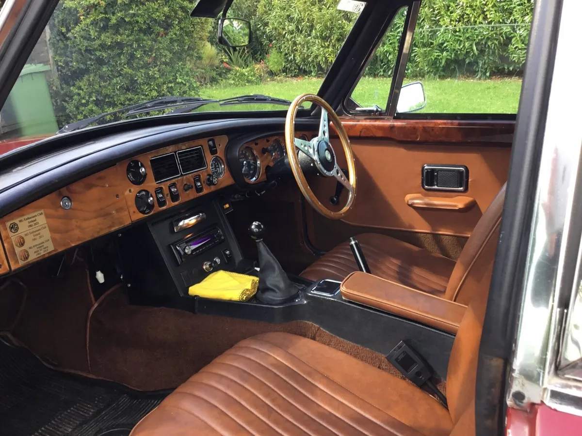 MG MGB 1974 - Image 3