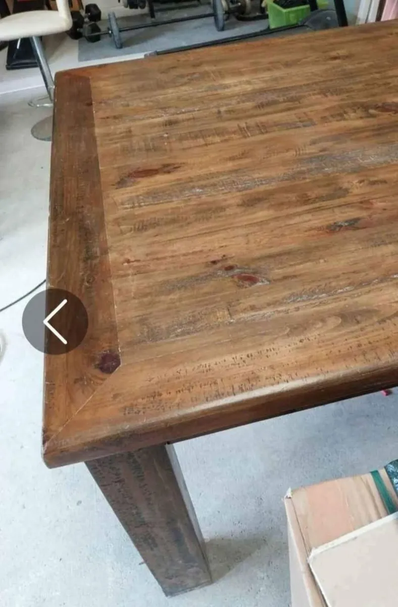 Dining table - Image 1