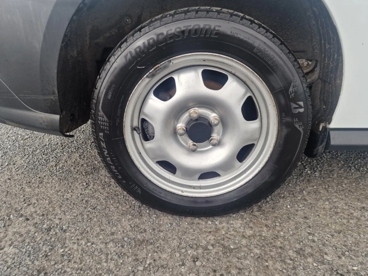 Ford Transit Connect SWB Base 1.5TD075 M6 3DR - Image 4