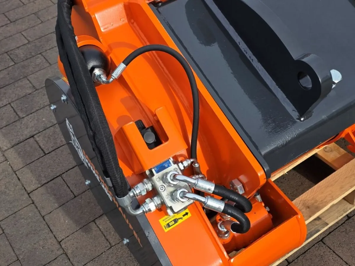 Concrete mixing buckets - Image 3