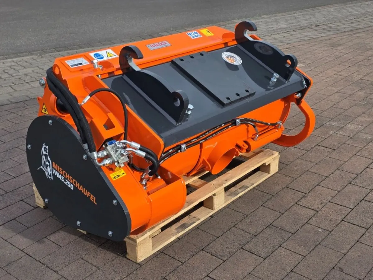 Concrete mixing buckets - Image 4