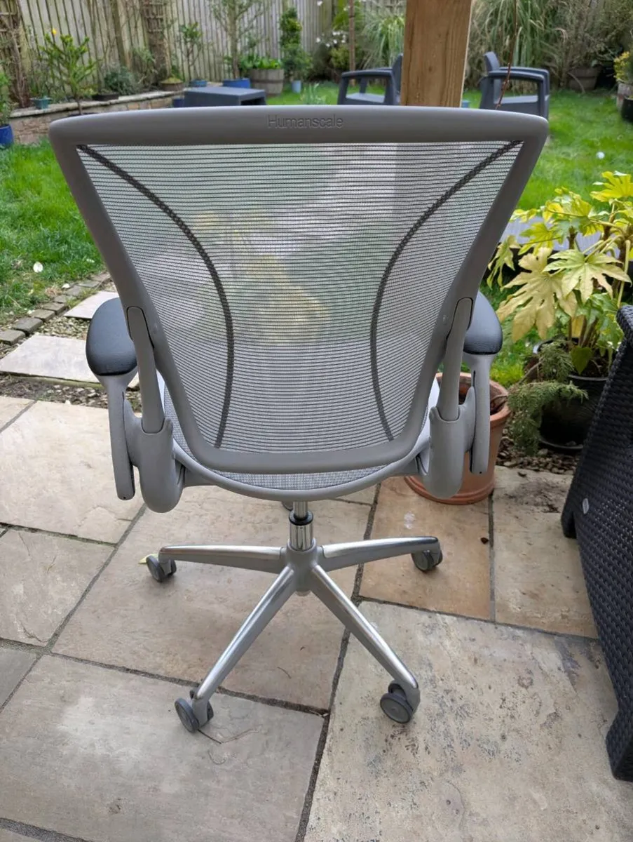 Ergonomic office chair - Image 2