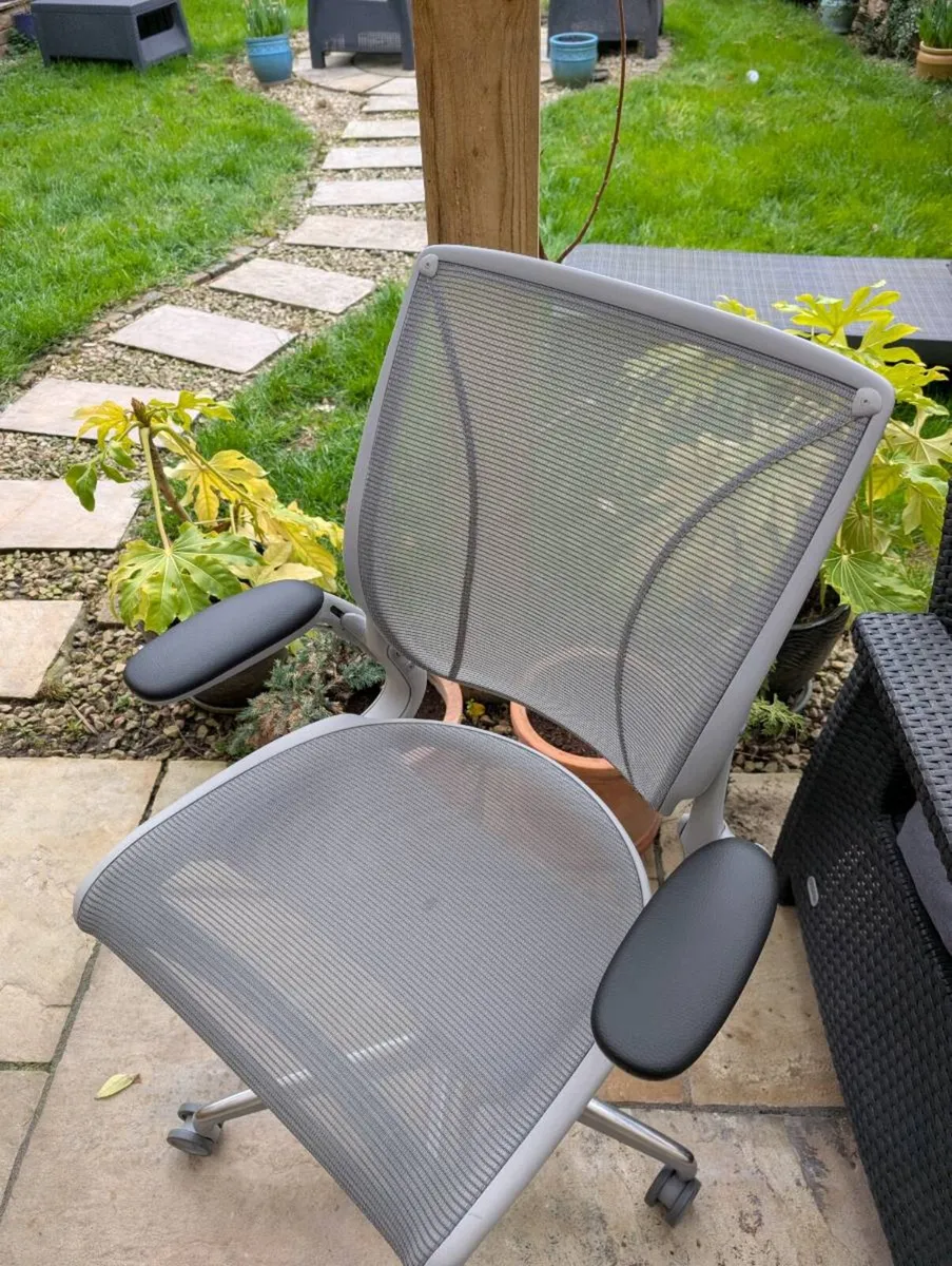 Ergonomic office chair - Image 3