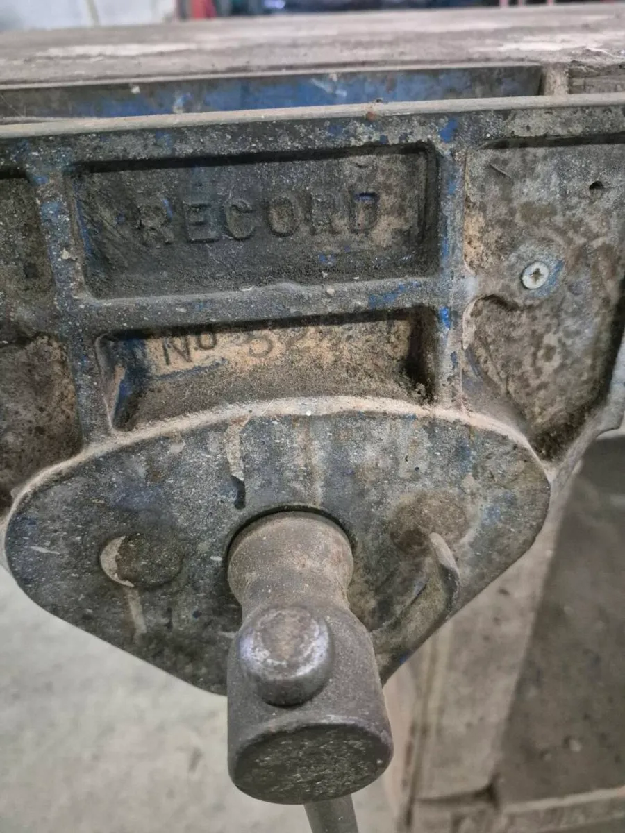 Wood vice and bench - Image 3