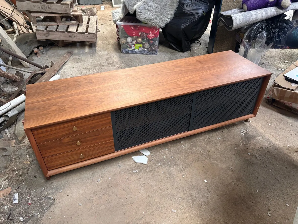 Solid wood TV / media unit - Image 3