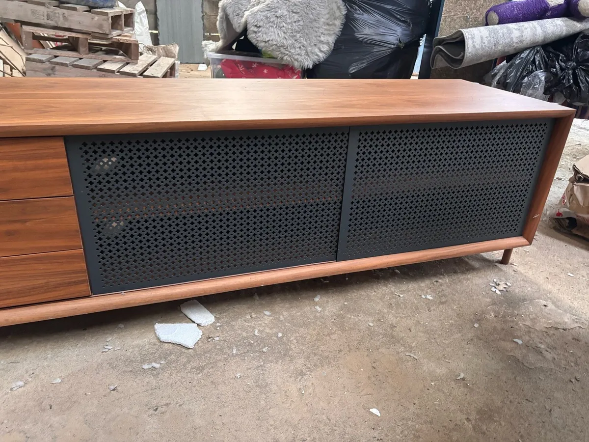 Solid wood TV / media unit - Image 4