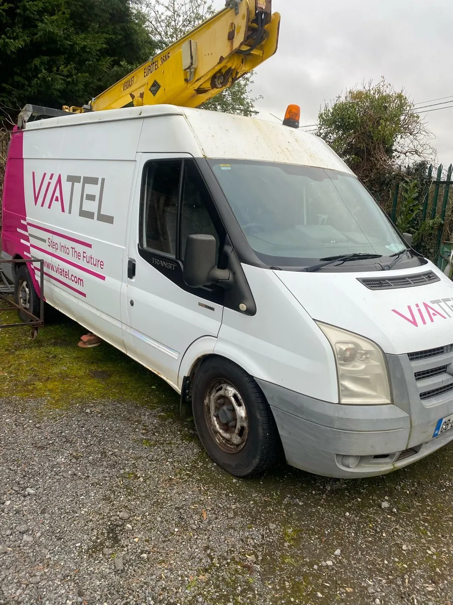 Cherry picker - Image 1