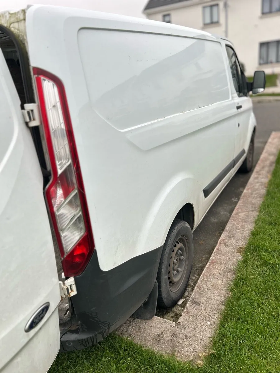 Ford Transit Custom - Excellent Condition - Image 3
