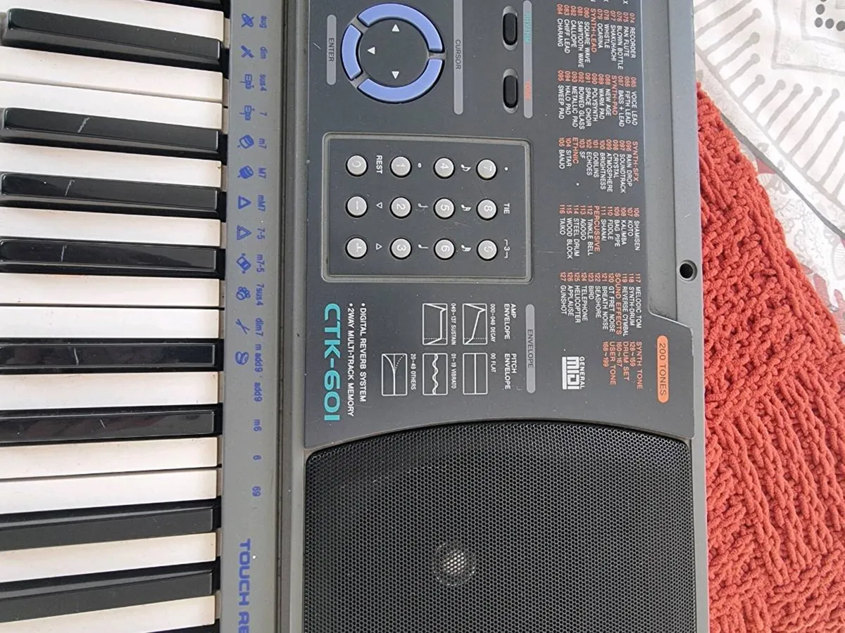 Piano keyboard - Image 2