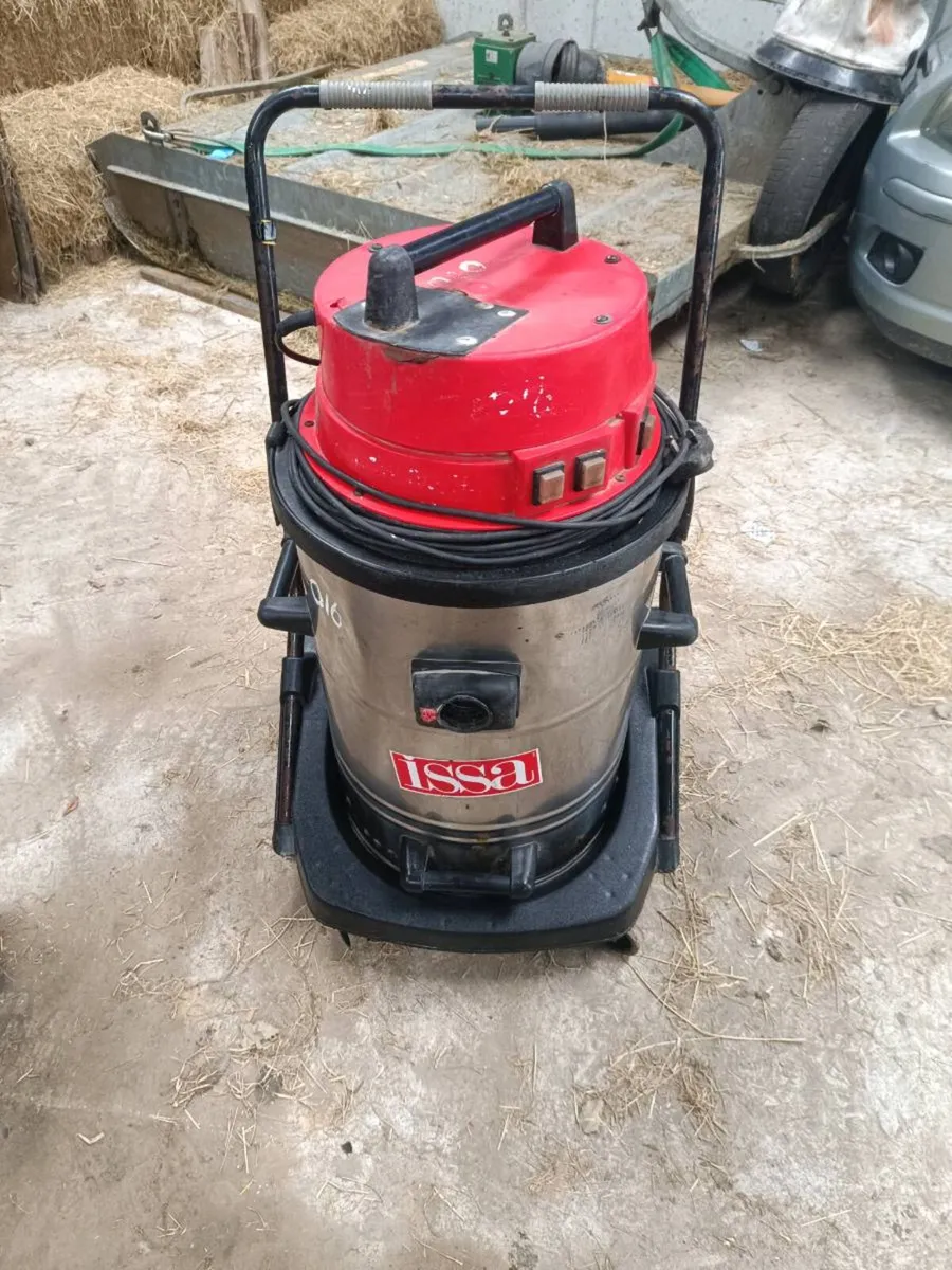 Industrial Vacuum - Issa Soteco - Image 1