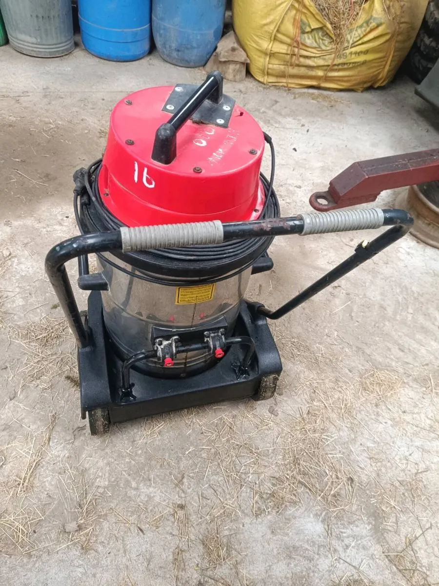 Industrial Vacuum - Issa Soteco - Image 2