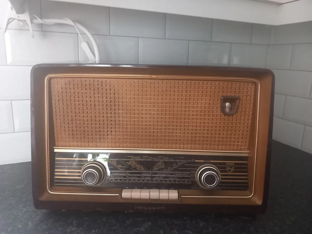 Vintage radio - Image 1