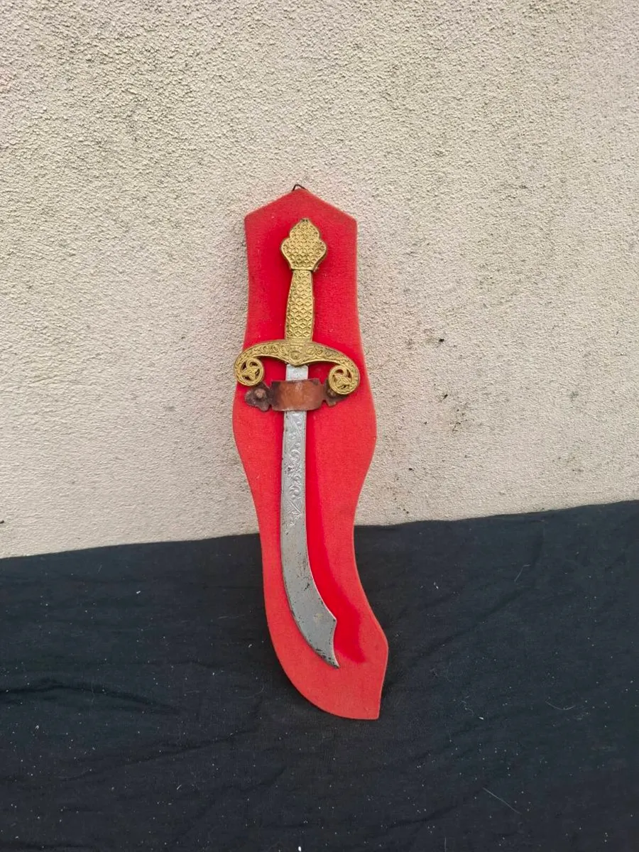 Replica wall ornament postage possible