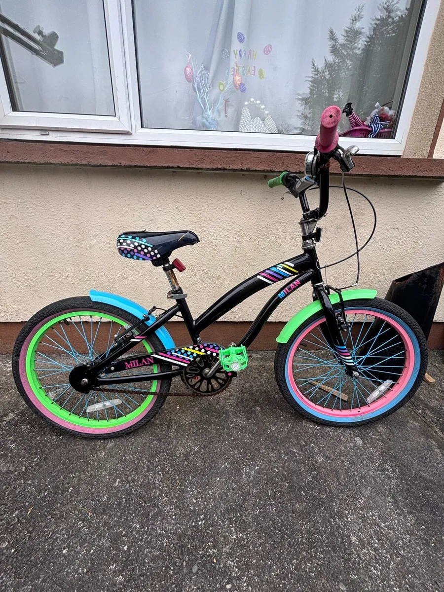 Girls 20” bicycle - Image 1