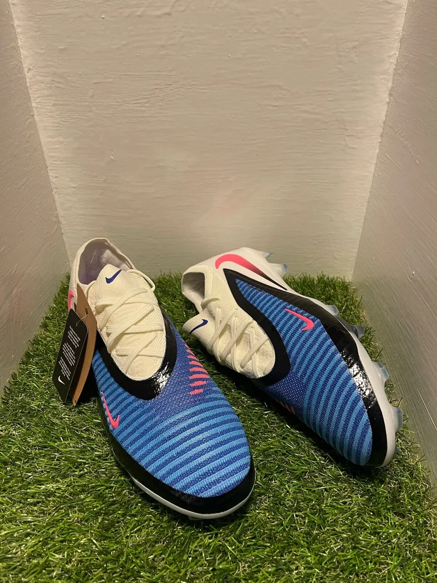 Nike Phantom 6 Low Elite FG Football Boots - Image 1