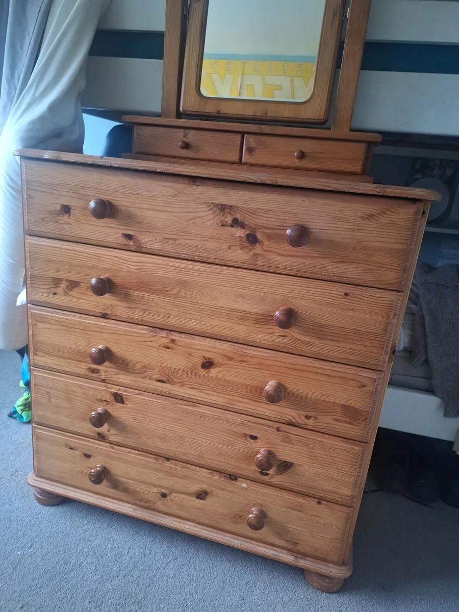 Chest of drawers - Image 1
