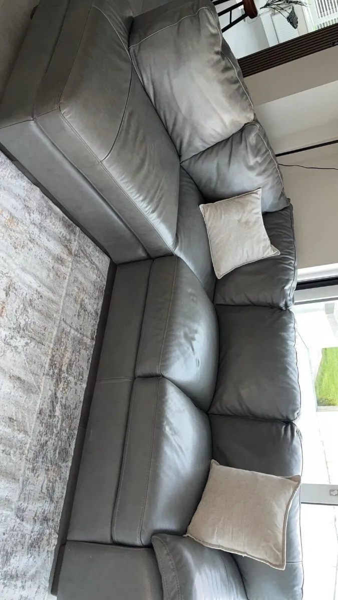 Corner couch - Image 2