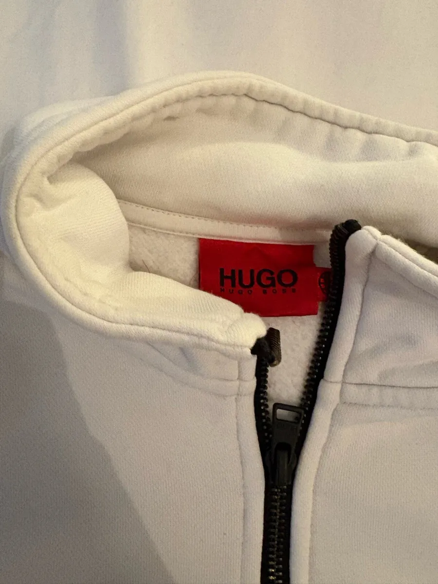 Hugo Boss jumper - Image 3