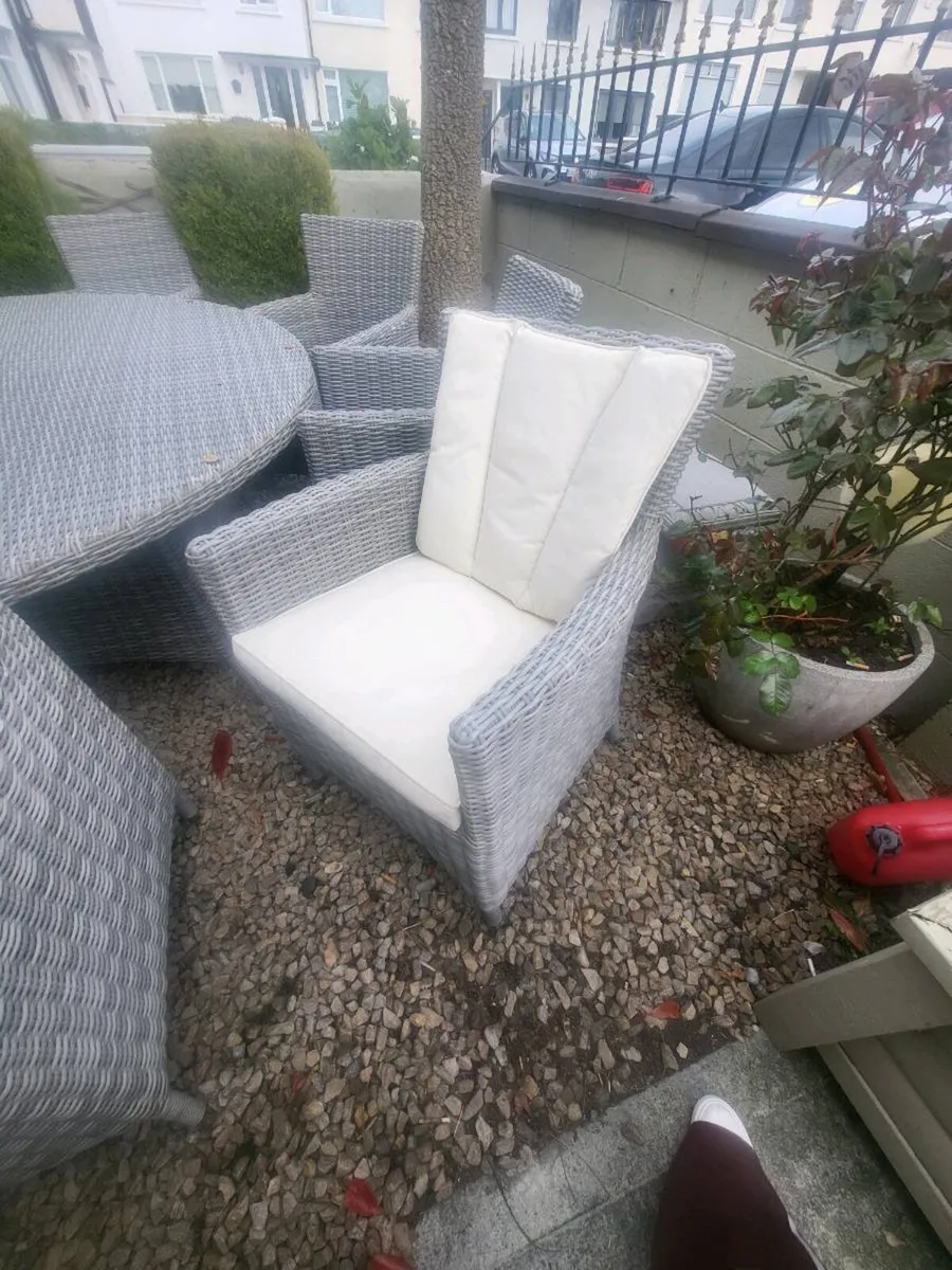 Garden table and chairs - Image 2