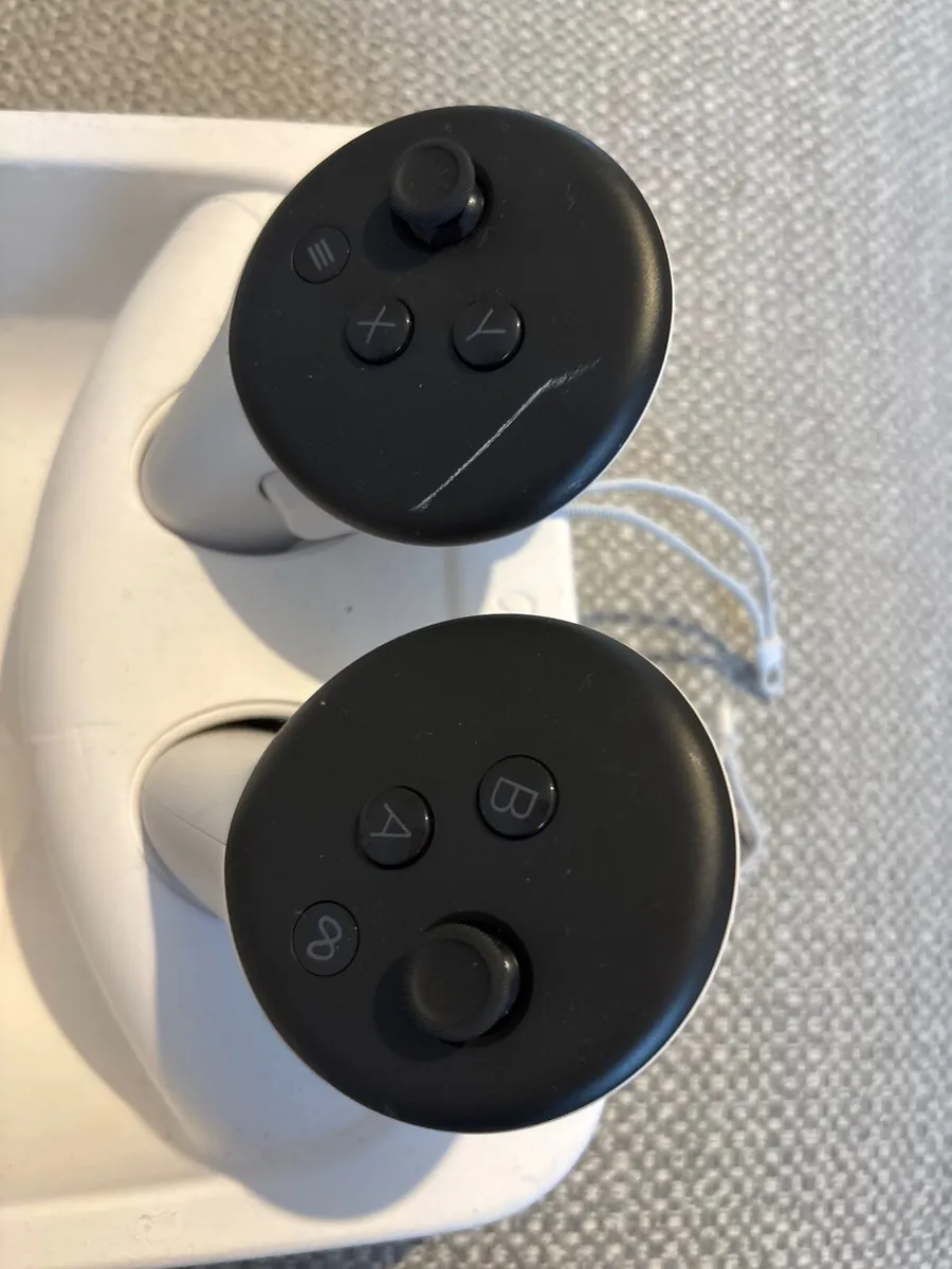 VR Headset - Meta Quest 3S 128GB - Image 2