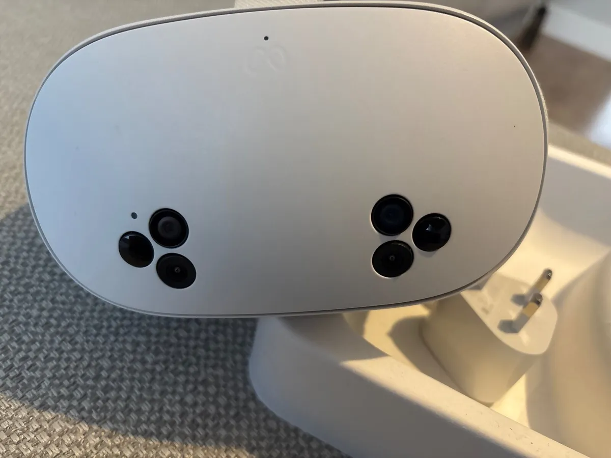 VR Headset - Meta Quest 3S 128GB - Image 3
