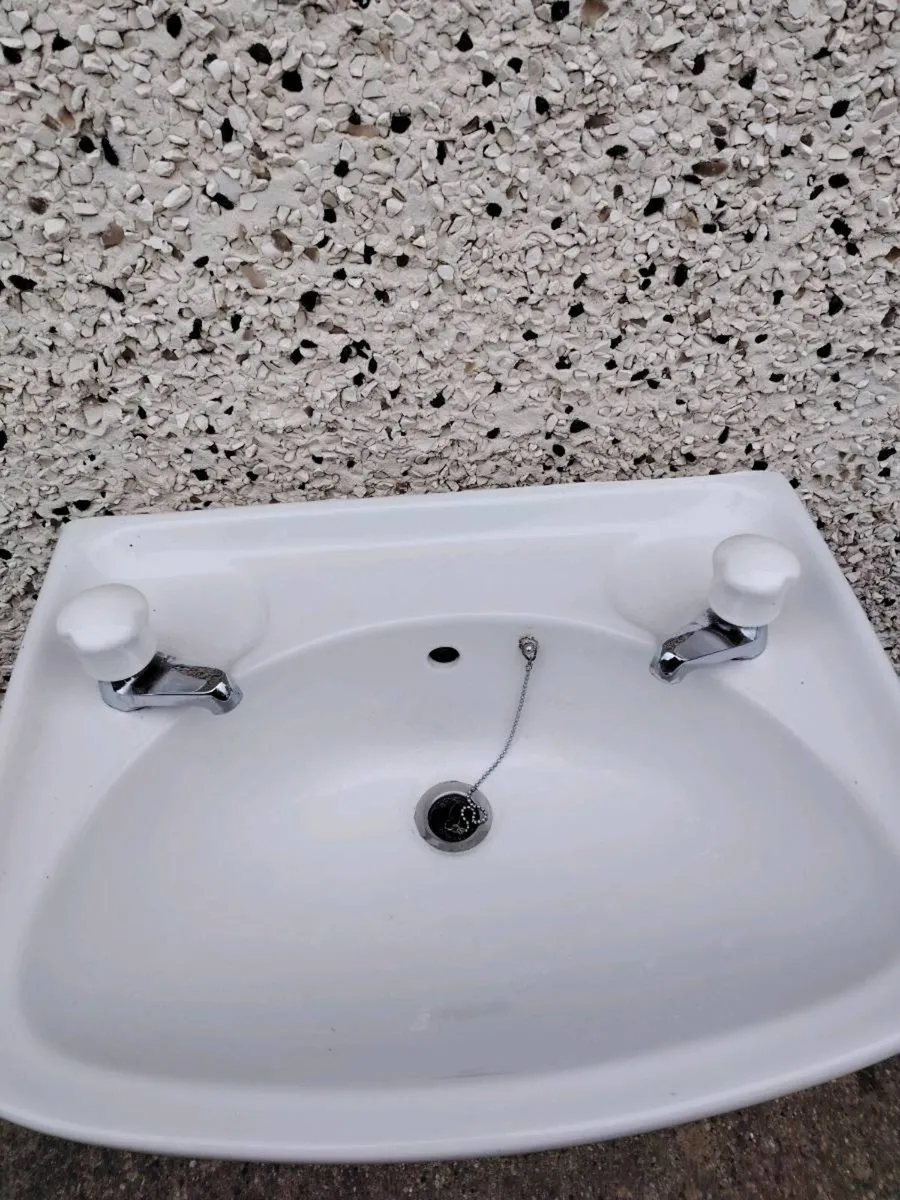 Wash hand basin and pedestal - Image 2