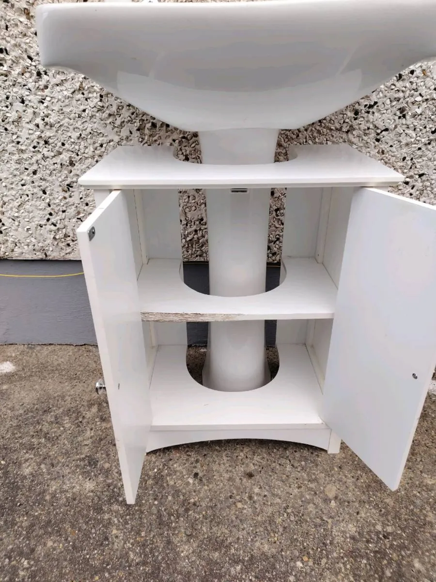 Wash hand basin and pedestal - Image 4
