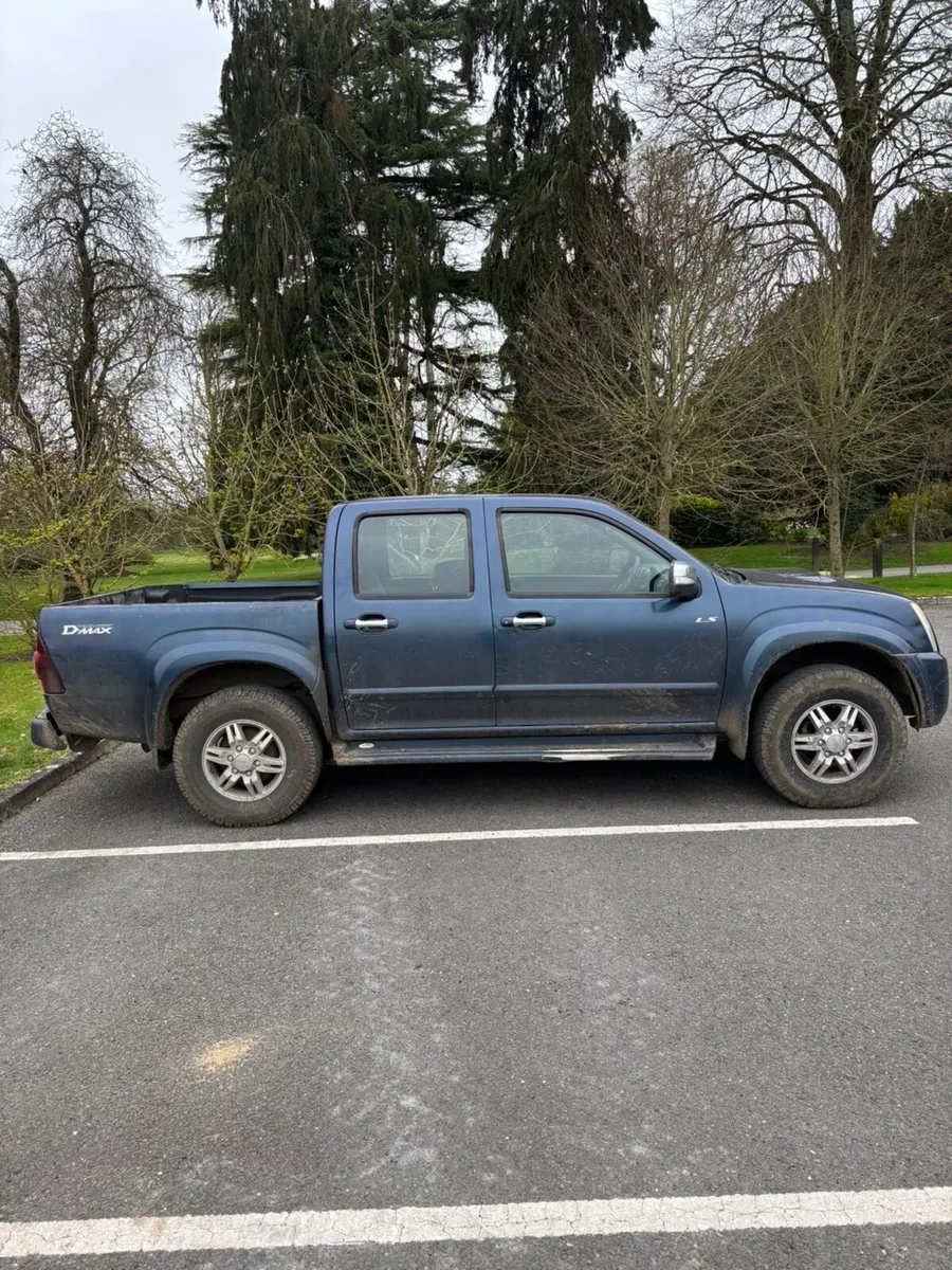 2010 Isuzu D Max - Image 3