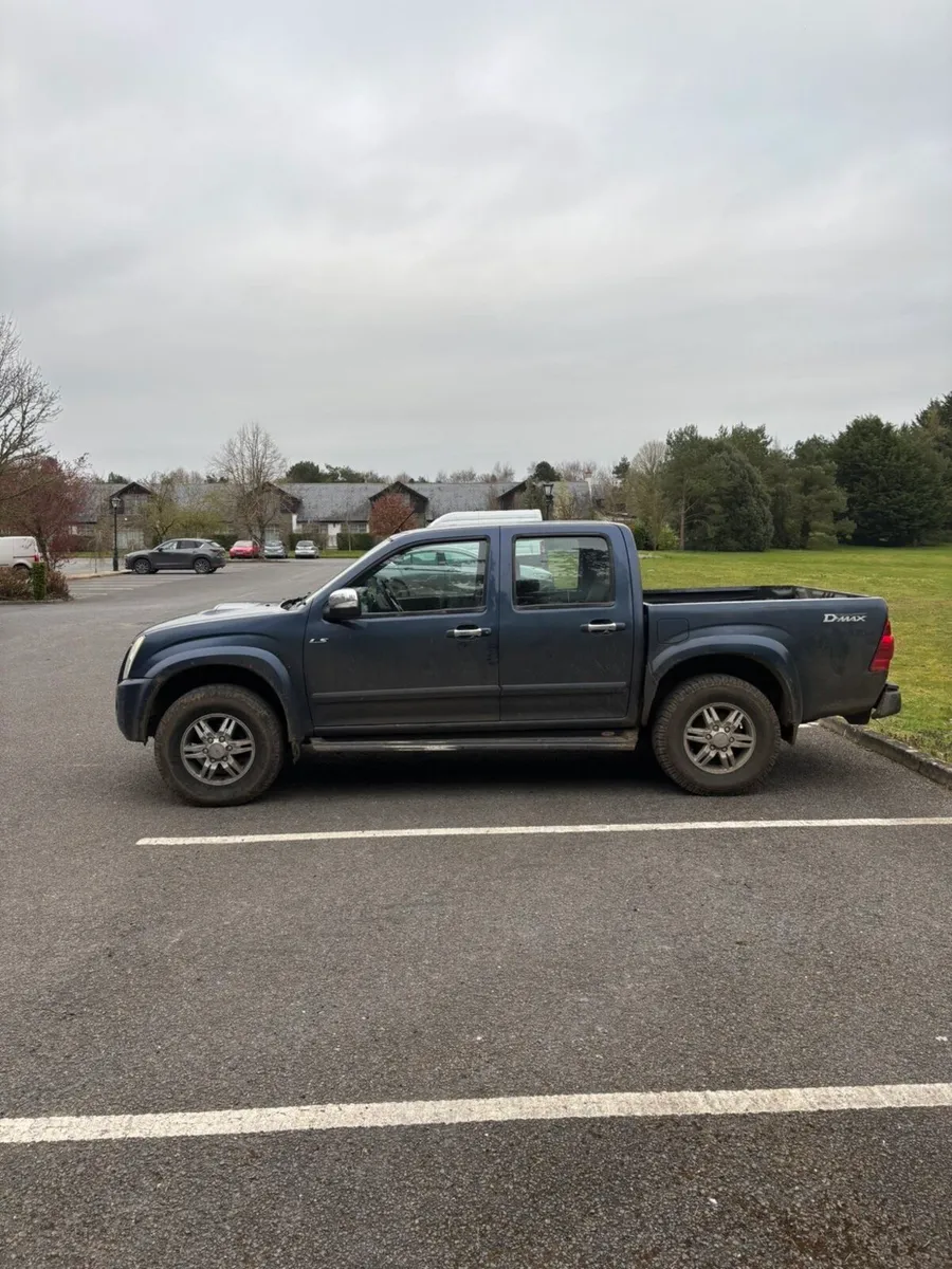 2010 Isuzu D Max - Image 4