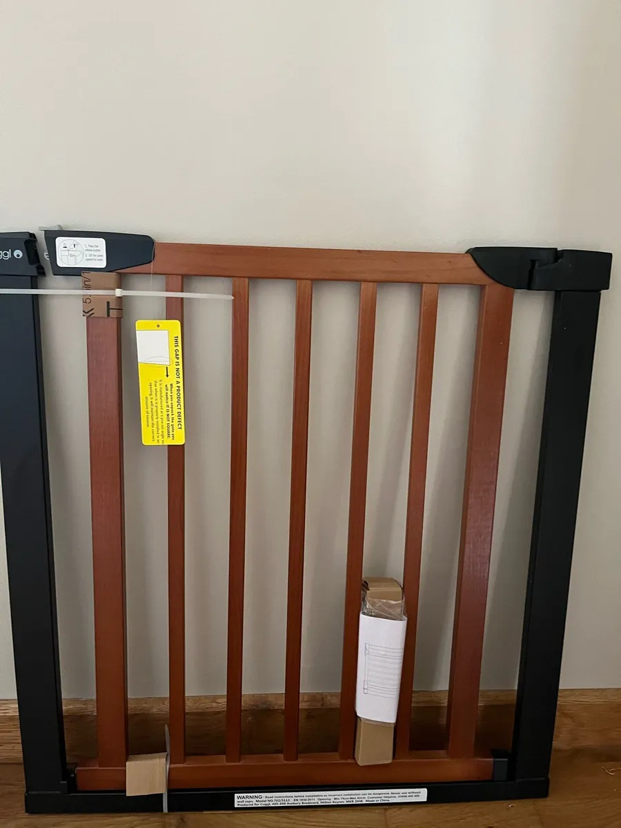 Baby safety gate - Image 1