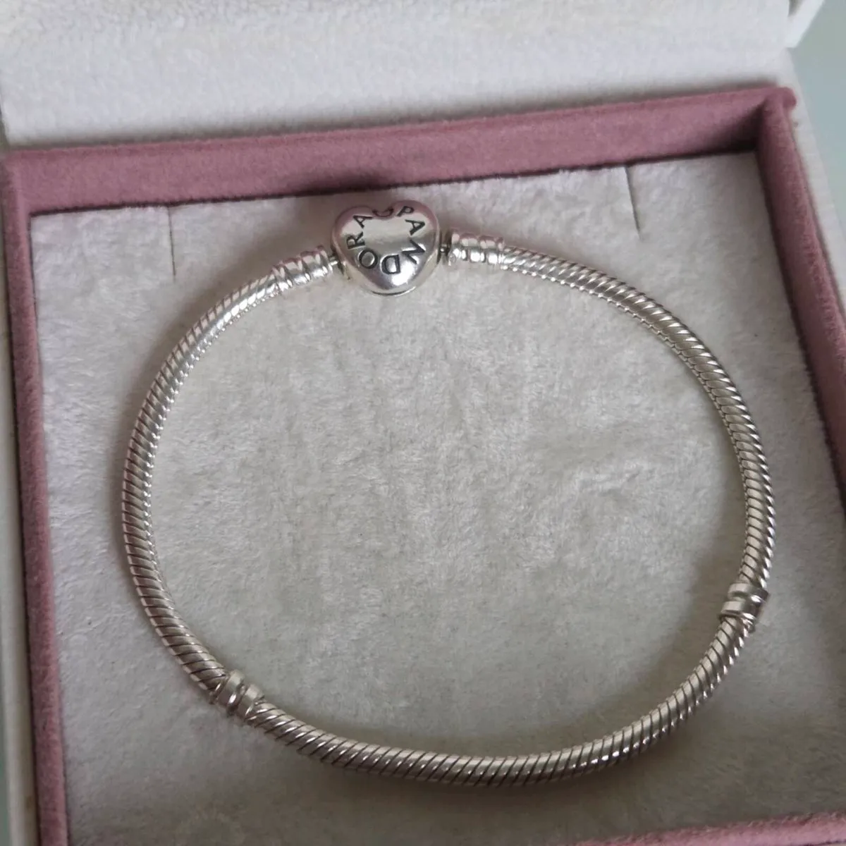 Pandora bracelet heart clasp size 19cm - Image 4