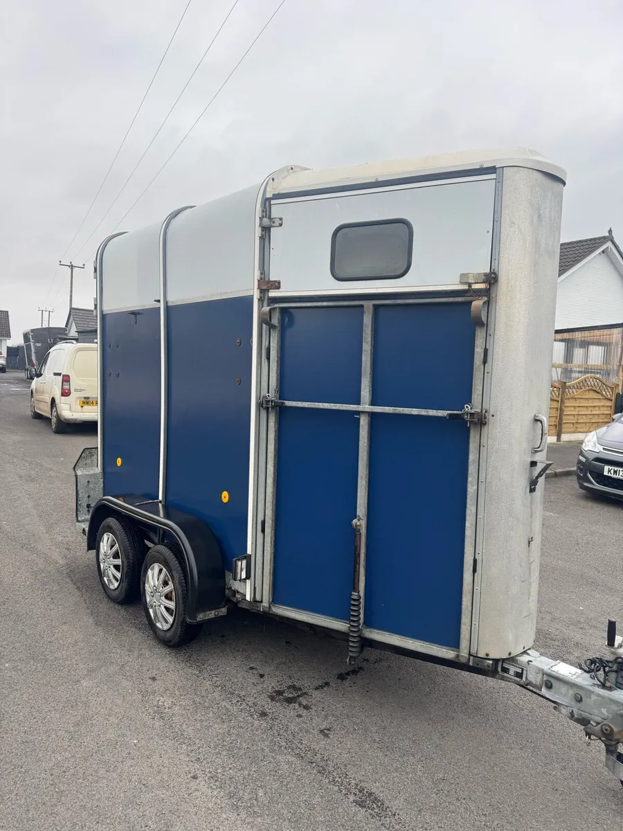 Ifor Williams 401 Single /Mare foal box - Image 1