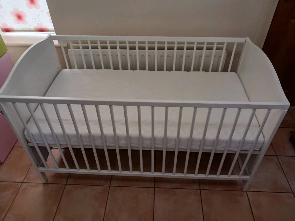 Cot bed - Image 4